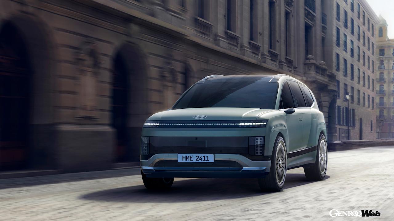 Hyundai’s third EV-only model, the Ioniq 9, is a crossover SUV with three rows of seats and a maximum driving range of