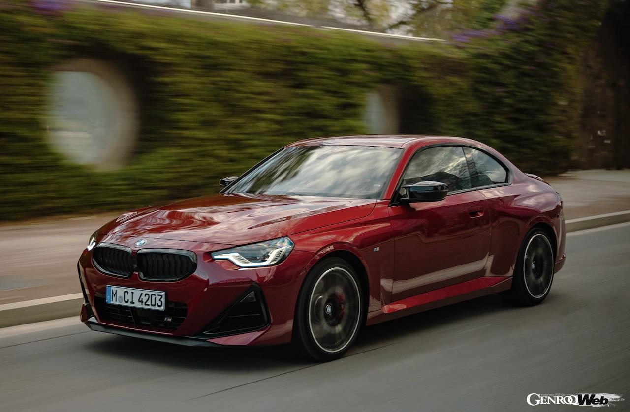 Sales of the improved BMW 2 Series with updated interior and exterior have begun. Two gasoline engine models will be introduc