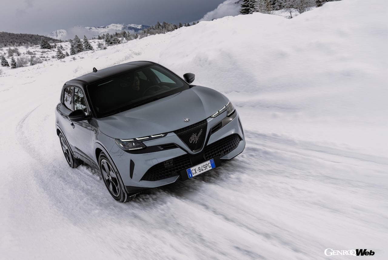 Alfa Romeo Junior adds long-awaited hybrid + AWD model, the Ibrida Q4